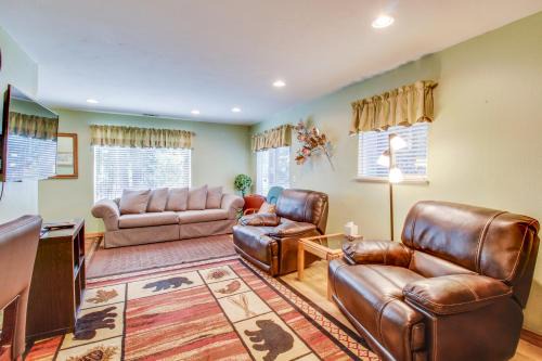 North Upper Truckee House | Peaceful Pines Retreat