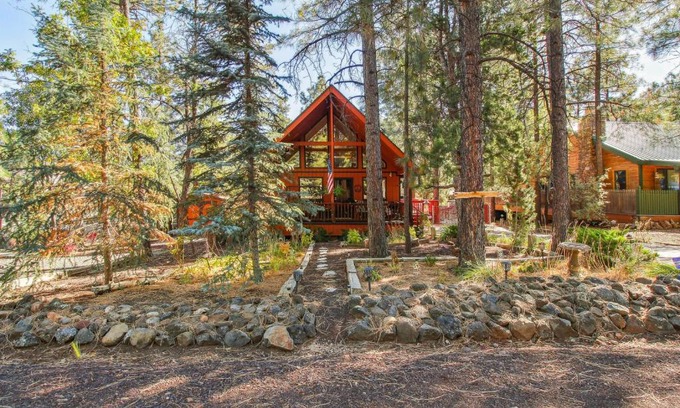 Pinetop-Lakeside House | Peaceful Pinetop-Lakeside Cabin with 4 Decks!