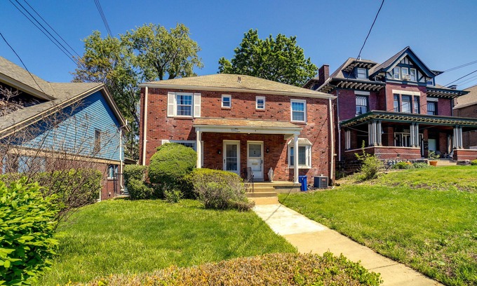 Squirrel Hill South House | Peaceful Pittsburgh Townhome w/ Large Yard