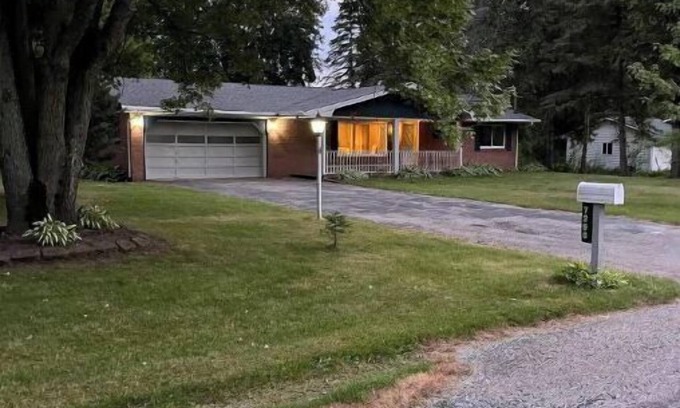 Birch Run Township House | Peaceful Place on Townline