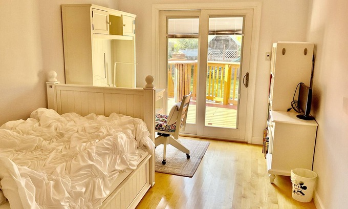 Southwest Berkeley Bed & Breakfast | Peaceful Place to stay in Berkeley