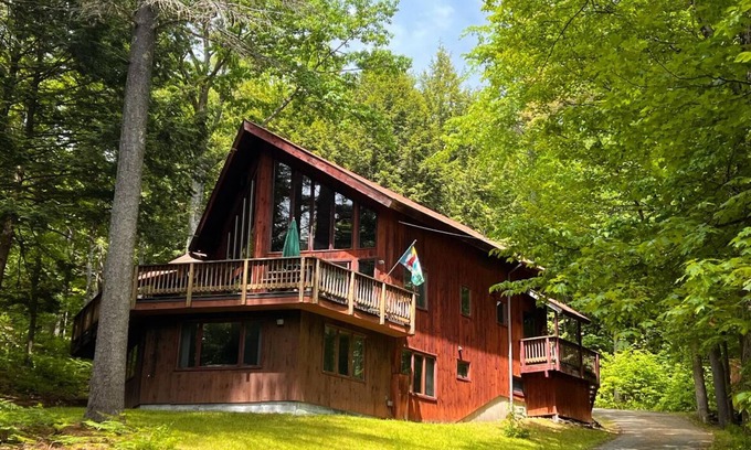 West Hartford House | Peaceful private escape in our spacious 6 Bedroom Home in Quechee Vermont