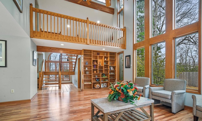 Lake Harmony Estates House | Peaceful, Private & Tranquil 5-BR/3-BA Lake Harmony Cottage