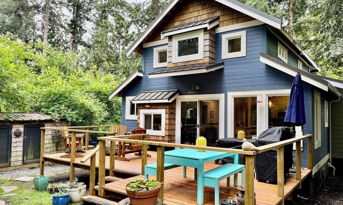 Point Roberts House | Peaceful Private Home/Duplex on Lily Point Trail