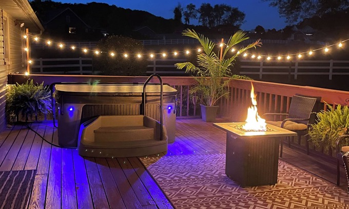 Beach City House | Peaceful, Quiet Country Guesthouse with Hot Tub