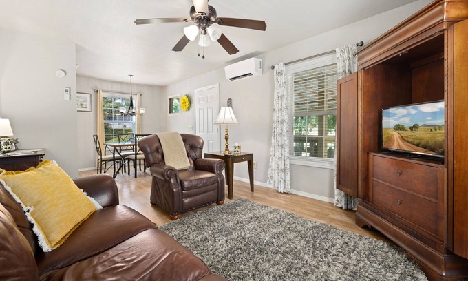 Fayetteville Apartment | Peaceful & Quiet In Country Setting Only 10 Miles From The Hustle And Bustle Fun