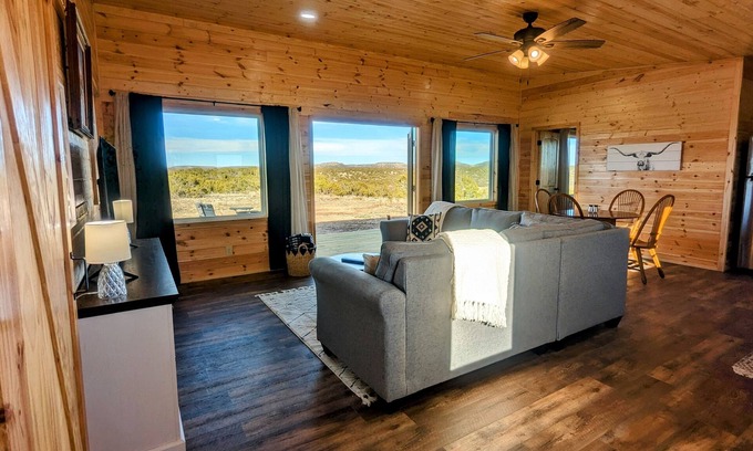 Robert Lee Cabin | Peaceful quite cabin to kick back, relax and recharge!