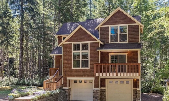 Union House | Peaceful Retreat at Alderbrook Golf Course