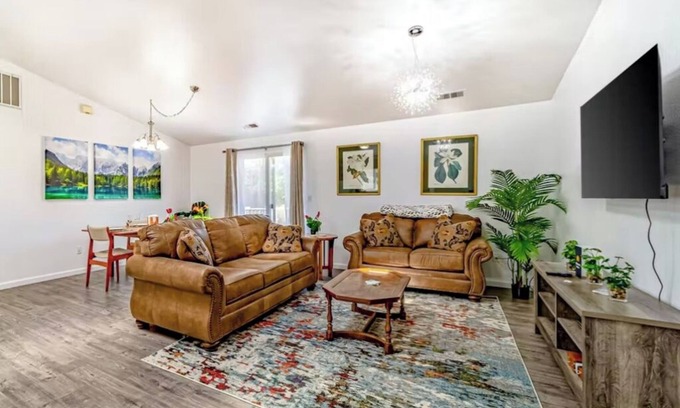 Bayview House | Peaceful retreat near the redwoods, ocean, and golf course!