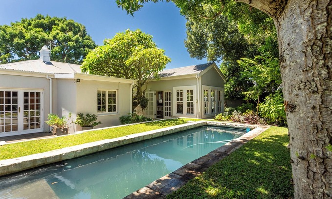 Claremont House | Peaceful Retreat - Upper Claremont