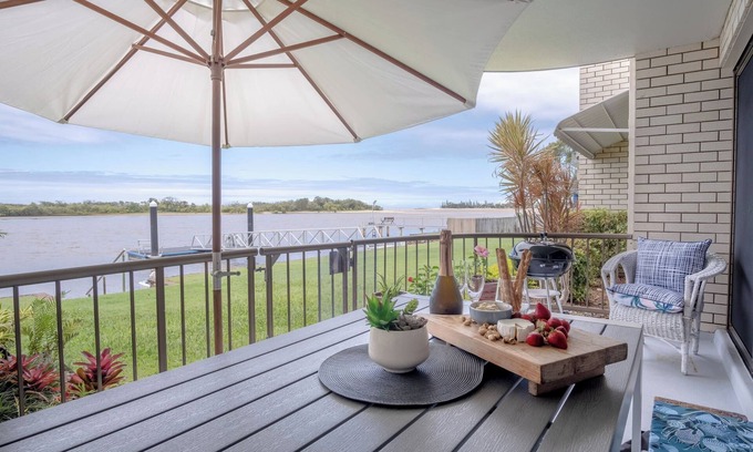 Maroochydore Apartment | Peaceful River Front Escape Short walk to Ocean St