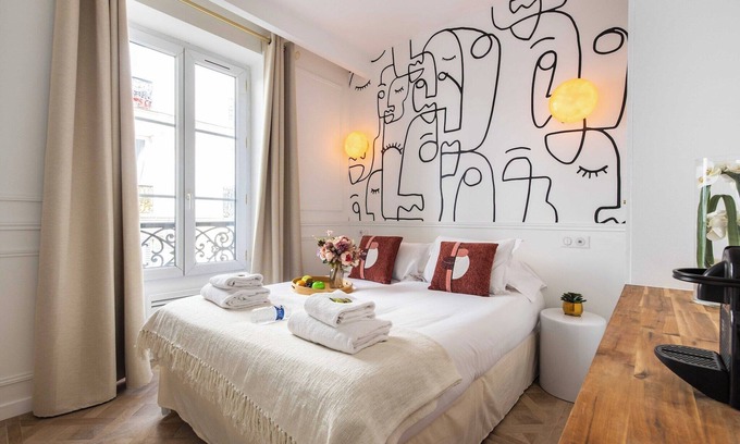 Quartier de Rochechouart Apartment | Peaceful room for 2 people - Sacré-Cœur