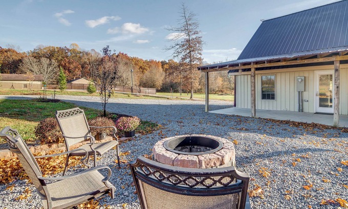 Russell Springs House | Peaceful Russell Springs Home w/Fire Pit & Pond!