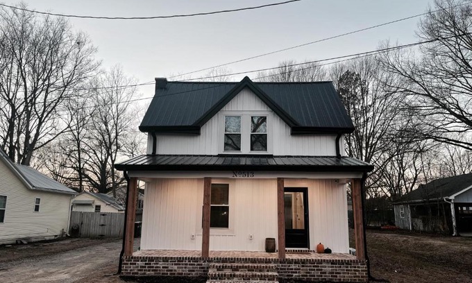 Henderson House | Peaceful Sears, Roebuck and Company Mail Order Home.