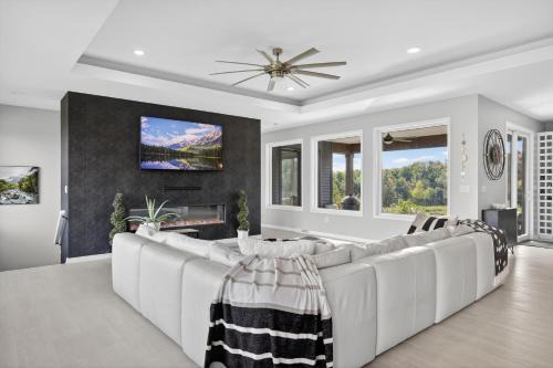 Hamburg House | Peaceful Secluded Wausau Retreat home