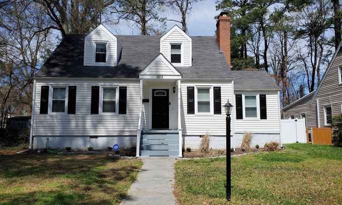 Petersburg House | Peaceful Single family 3 Bedroom 2 Bath Home