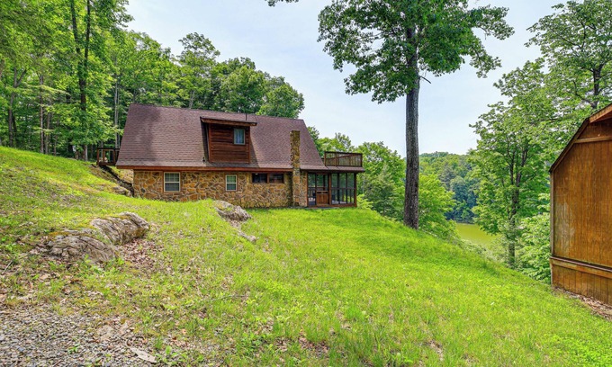 Abingdon Cabin | Peaceful South Holston Lake Cabin w/Dock & Deck!