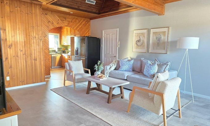 Canley Vale House | Peaceful spacious home with tranquil gardens and alfresco dining zones for year-round enjoyment