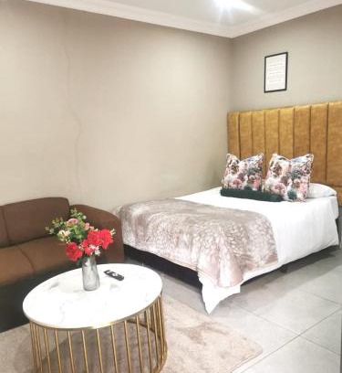 Sasolburg House | Peaceful Stay - Suite 5