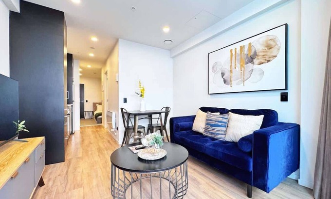 Auckland Central Business District Apartment | Peaceful Studio Nearby SkyTower & Queen St vs Pool