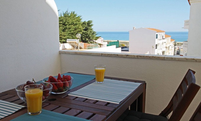 Meia Praia Apartment | Peaceful vacation apartment, 200 m from beach, balcony with sea view, by Lagos