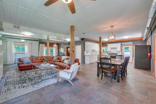 Warrenville House | Peaceful Warrenville Home 1 Mi to Herrick Lake!
