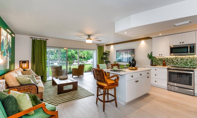 Florida North Atlantic Coast Condo | Peaceful Waterfront condominium "The Palms" 100% Newley remodeled