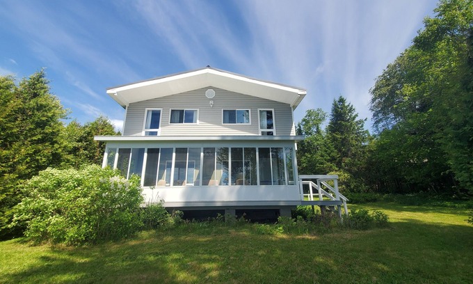 Algoma District Cottage | Peaceful Waterfront Cottage - minutes to beach
