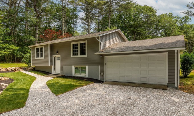 Richmond House | Peaceful Wooded Retreat Near Beaches, Trails & More!