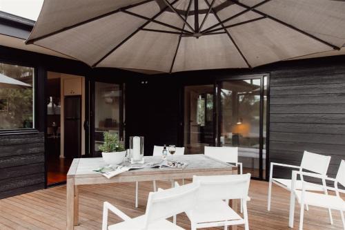 Ventnor House | Peacefull Island Stay with Free Standing Bungalow