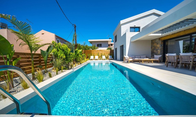 Alikianos Villa | Peacful Villa Olyra, private pool & jacuzzi,BBQ