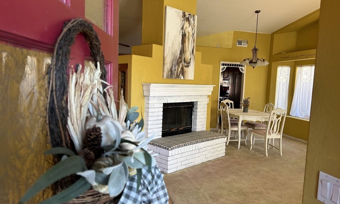 Hemet House | Peach Blossom Country House