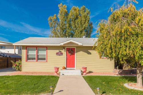 Fruita House | Peach House Iii - Cozy Downtown Getaway W-Big Yard
