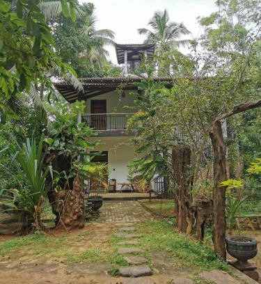 Sevanagala Cabin | Peacock Riverside Eco Lodge