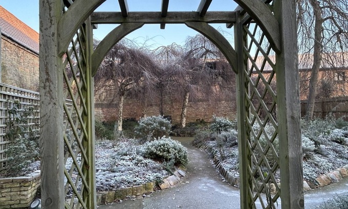 Ely Bed & Breakfast | Peacocks Tearoom and Fine B&B