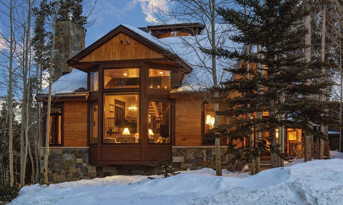 Boulder Ridge House | Peak 8 Platinum Large Home - Short walk to Peak 8, 6 Fully Oxygenated Bedrooms