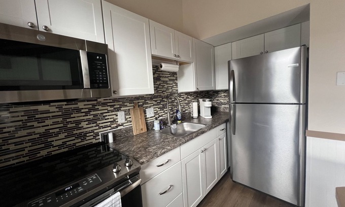 Blodgett Mills Condo | Peak Season