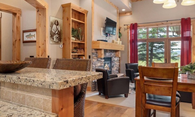 Victor Condo | Pear-a-dise Condo includes Bronze Buffalo Ranch private amenity access