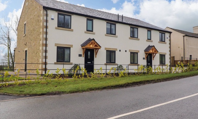 Goosnargh Cottage | PEAR TREE COTTAGE, family friendly, with a garden in Goosnargh