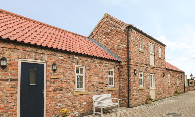 Dunnington Cottage | PEAR TREE COTTAGE, family friendly, with open fire in Dunnington