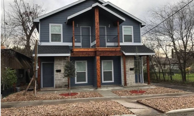 Government Hill House | Pearl/Broadway/E. Grayson Hot Spot! Close to Dtown!