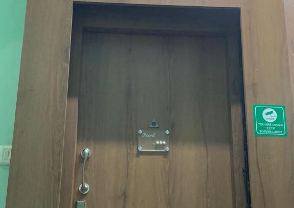 Ballygunge Apartment | Pearl by Olys Apartment