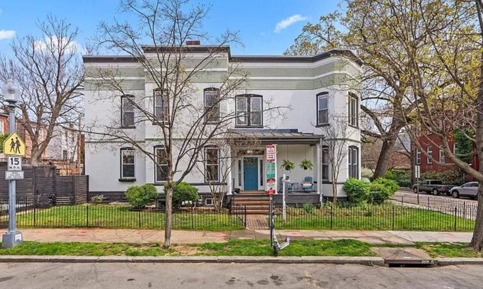 Eckington House | Pearl Light near Noma/Union Market
