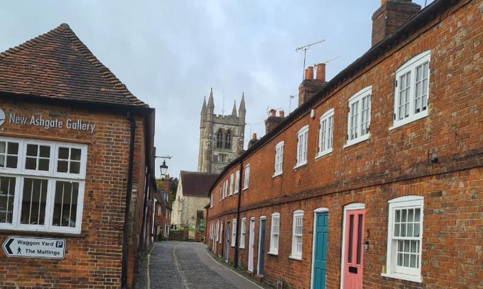 Farnham House | Pearls Cottage