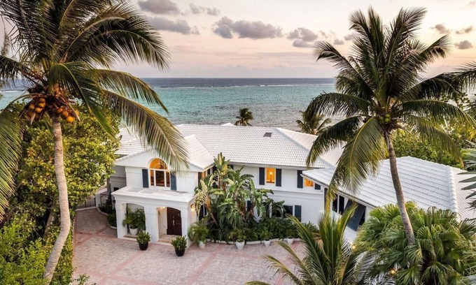 Bodden Town House | Pease Bay House Cayman Islands
