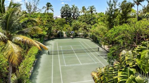 Bodden Town House | Pease Bay House