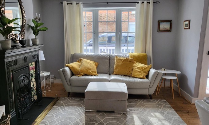 Worthing Cottage | Pebble Cottage:2 Bed Cottage 2 mins from the beach
