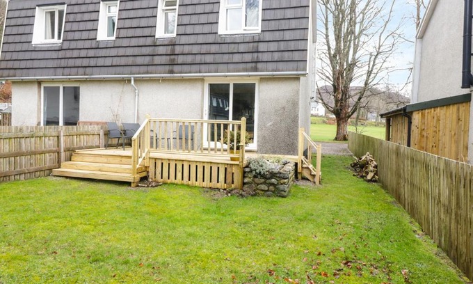 West Laroch House | Pebble Nook