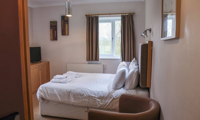 Eamont Bridge Cottage | PEBBLE PATH AT EAMONT PARK in Penrith