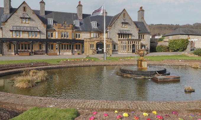 Littlehampton Cottage | PEBBLE PATH AT MARINE COURT, family friendly in Littlehampton